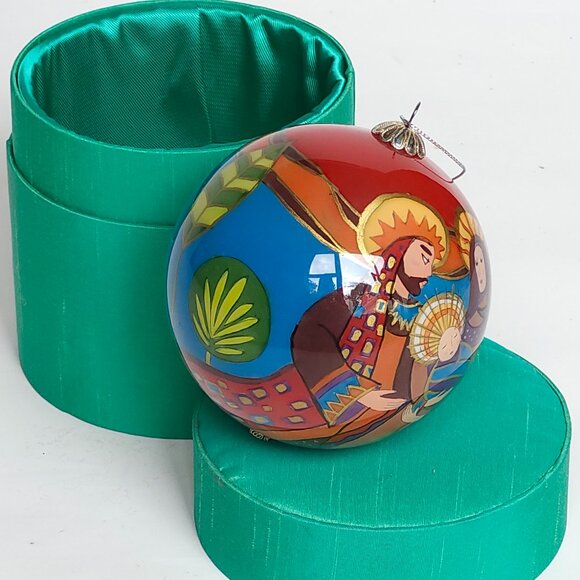 BEAUTIFUL Pier 1 Li Bien Nativity Ornament Christmas Bulb Ornament 2006 Glass - Picture 2 of 7